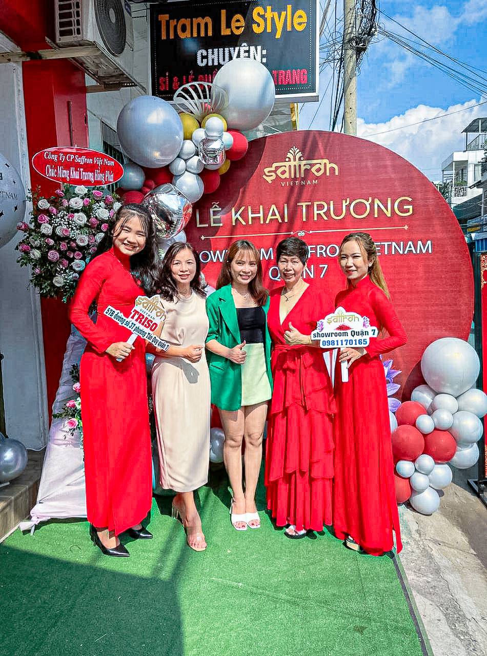 khai trương cửa hàng saffron mới